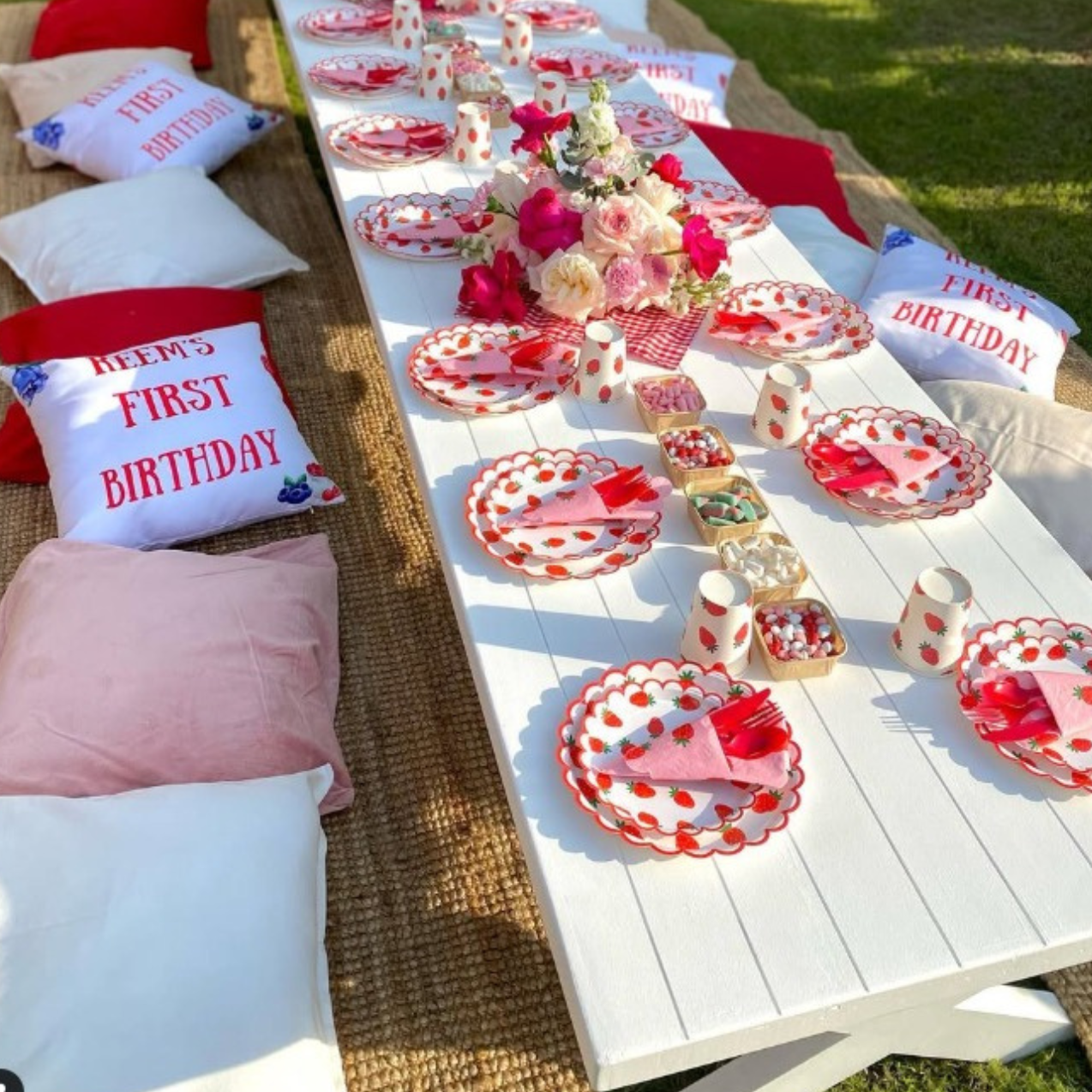 Picnic Table with Cushions set